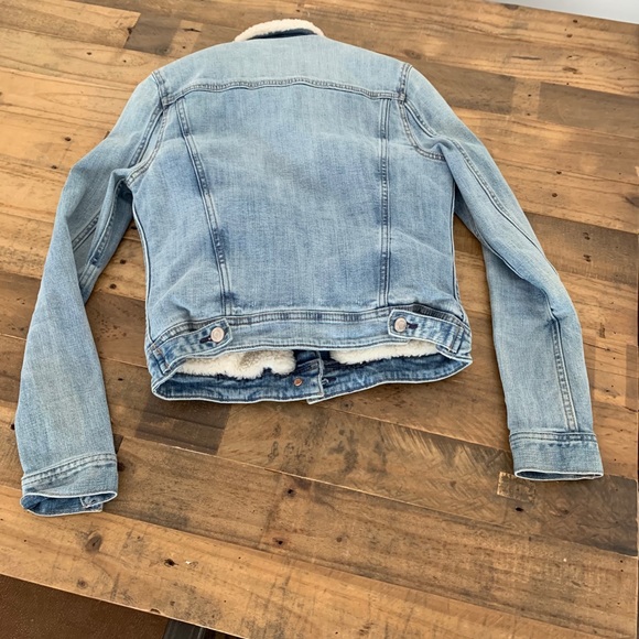 American Eagle Sherpa lined jean jacket - Picture 2 of 5